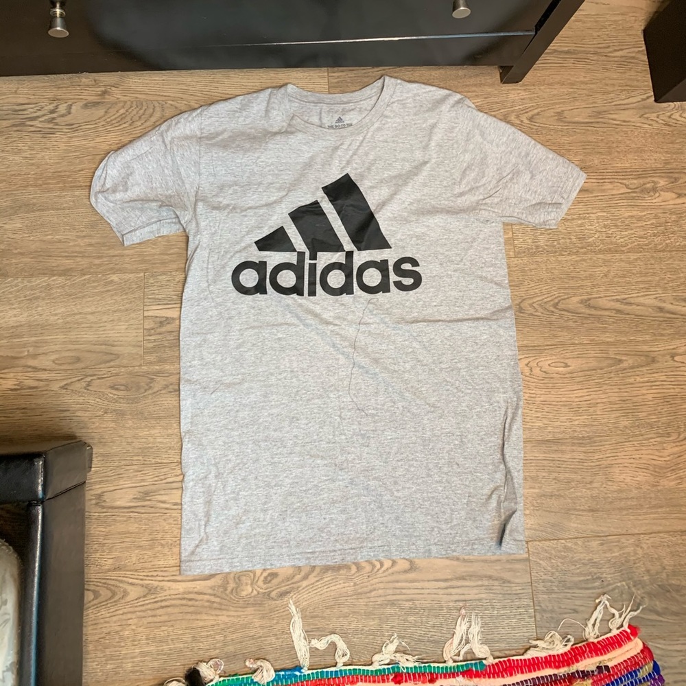 grey adidas shirt - Picture 3 of 7